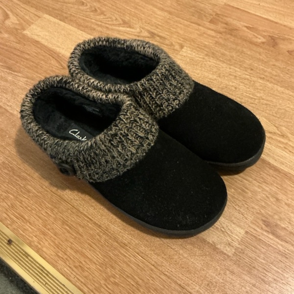 Clarks Black and Brown Slippers for Cozy Comfort